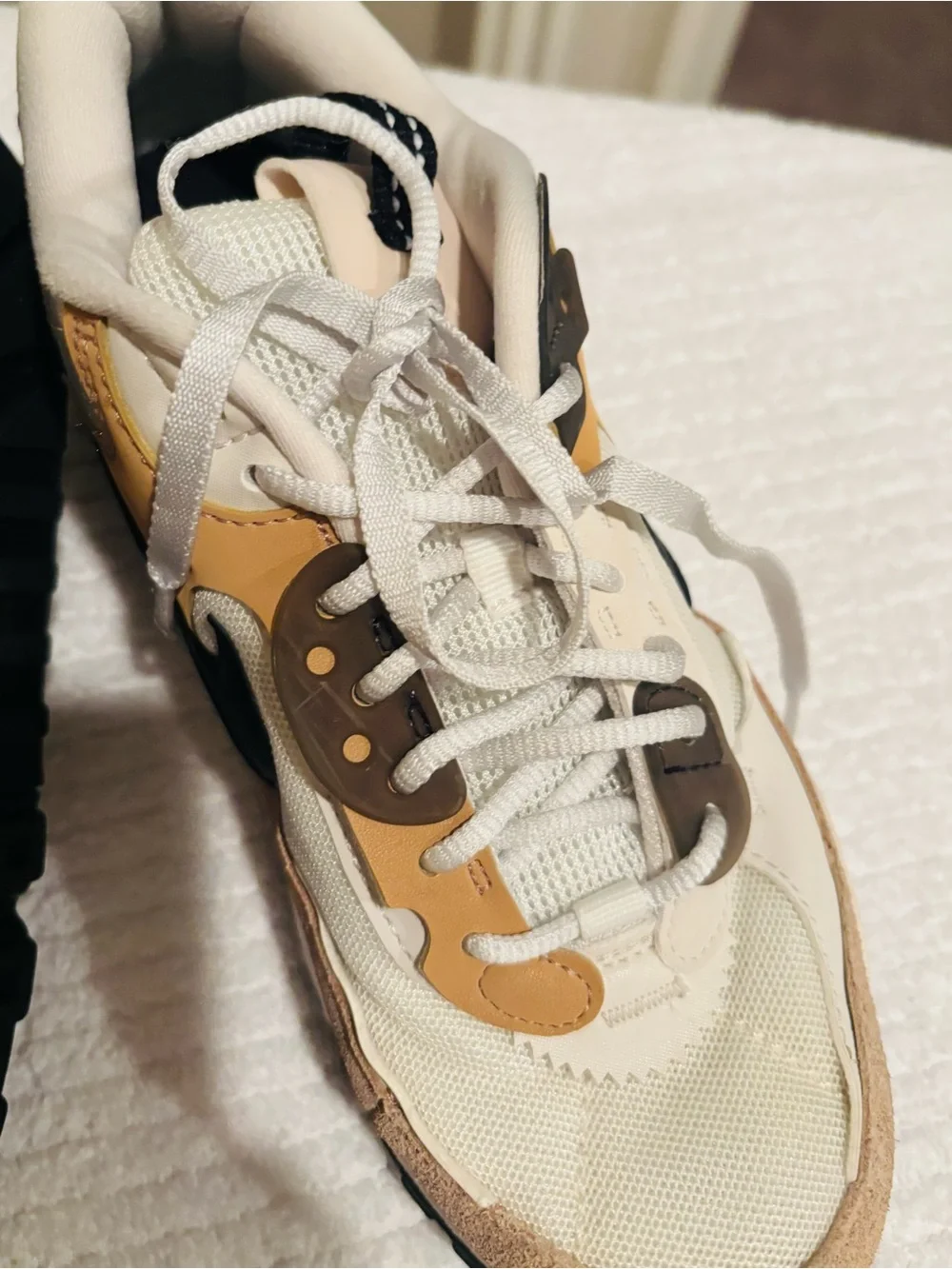 Nike lightweight sneakers